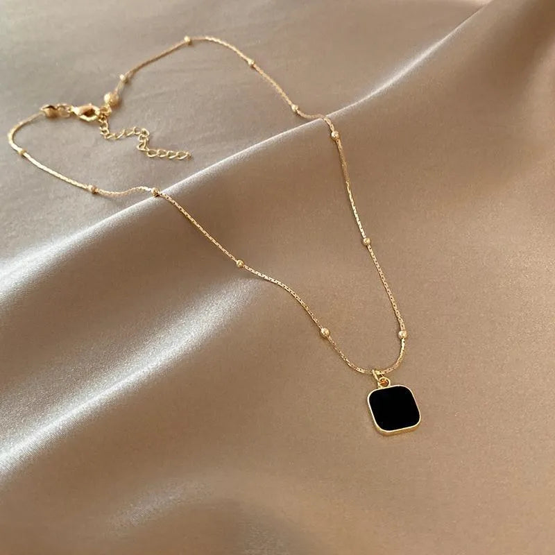 "NOIR" - PENDANT NECKLACE